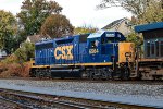 CSX GP40-3 6564 in fresh paint is on Y-101 in Ridgefield Park, NJ 10/31/2024. According to the sources I can find, this locomotive was rebuilt from CSX 6485 Ex C&O 4373, yet it has a nose headlight like former L&N and SCL locomotives had. Apparently CSX i